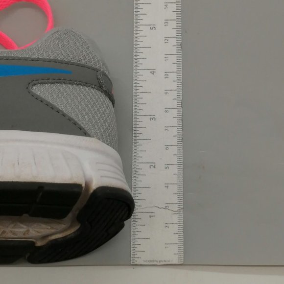 Nike Womens‎ Sneaker Gray Revolution Shoe Athletic Low Top Lace Up Round Toe 8.5 - Picture 7 of 10